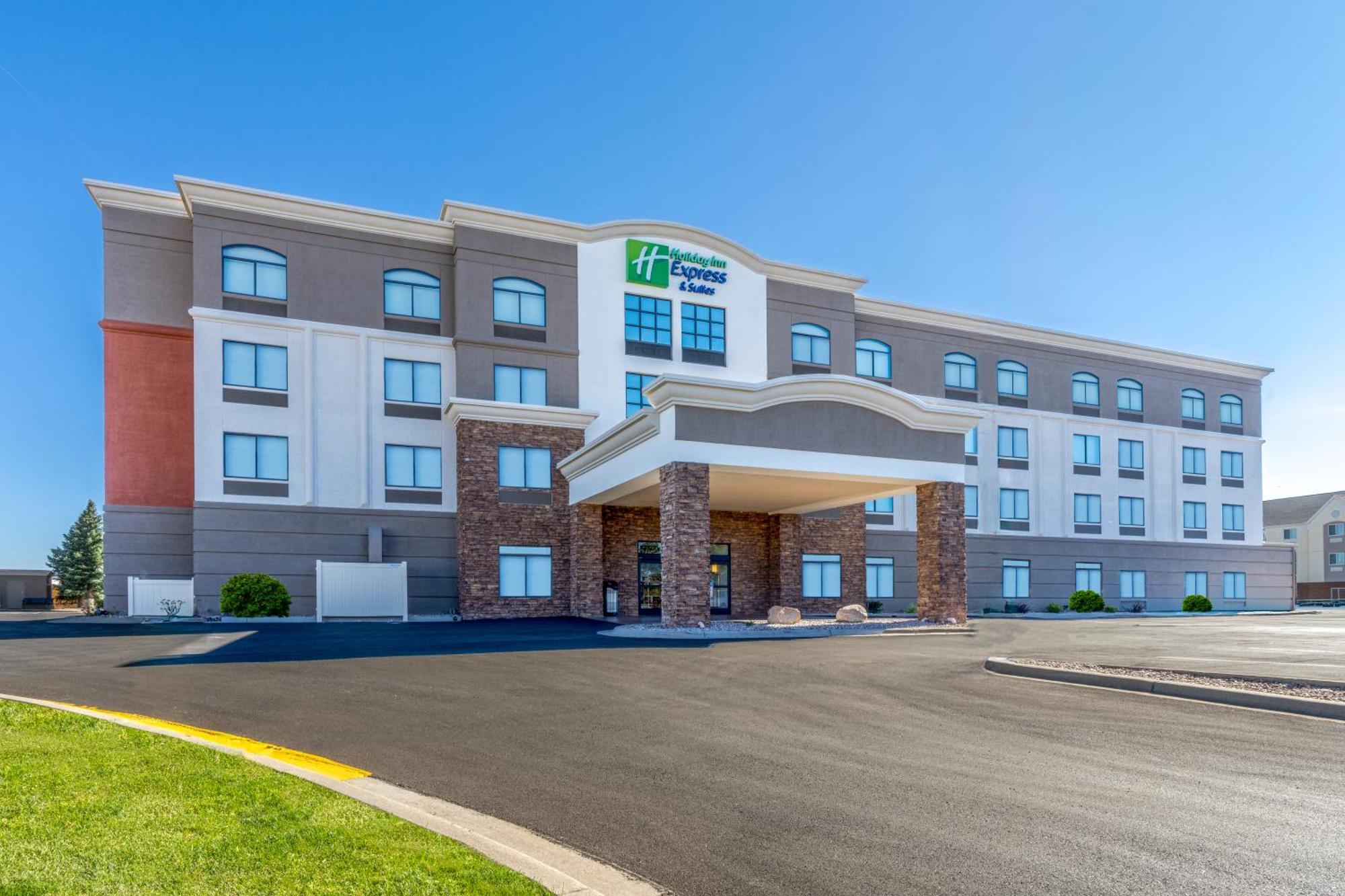Holiday Inn Express Hotel & Suites Cheyenne By Ihg Exterior photo
